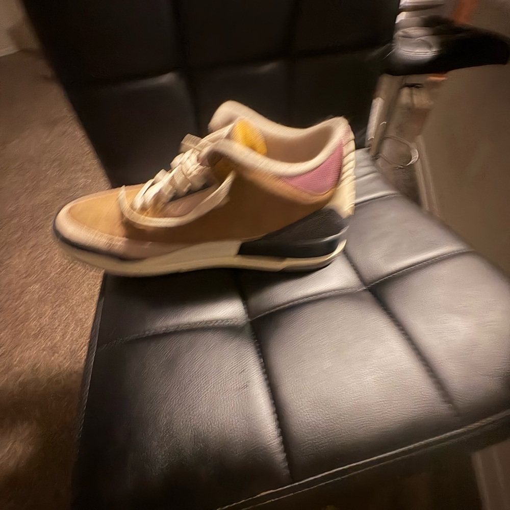 Casual Low-Top Sneaker in Tan with Pink Accent